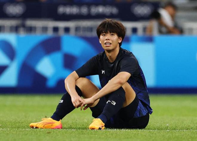 川崎前锋后卫，战如日本队，胜利雅得因严密组织。