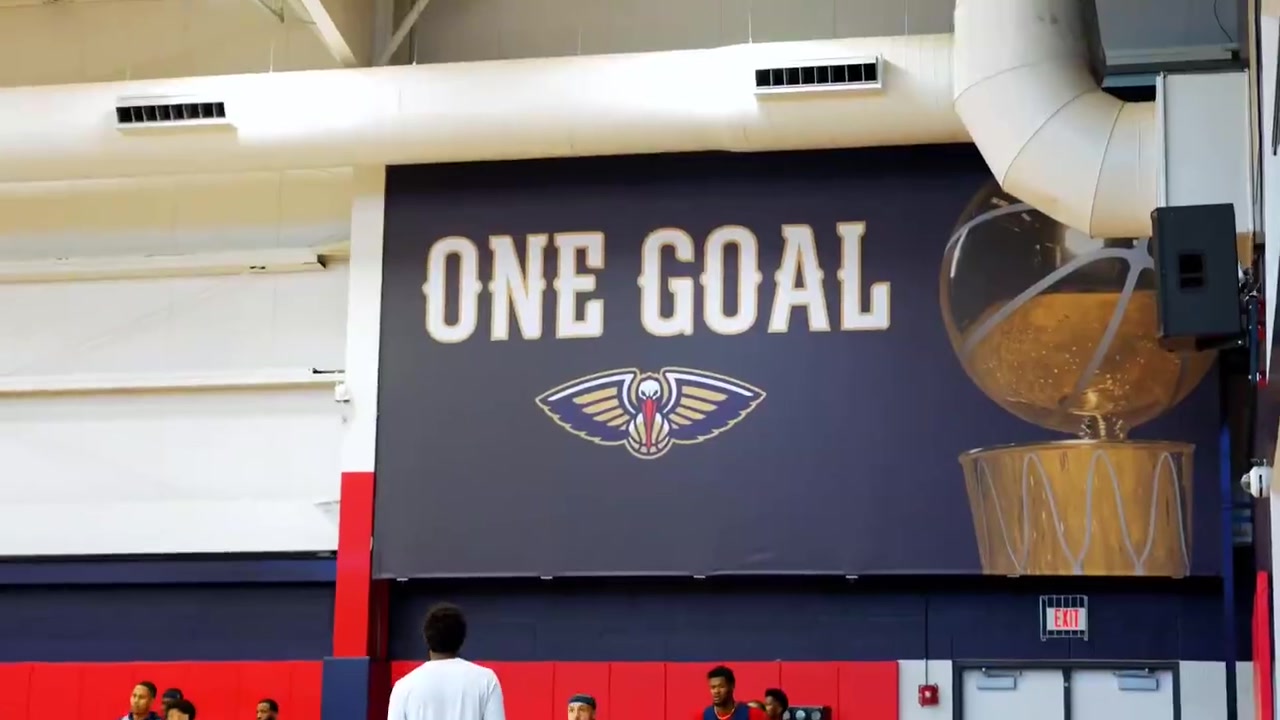 鹈鹕队内开练普尔指挥